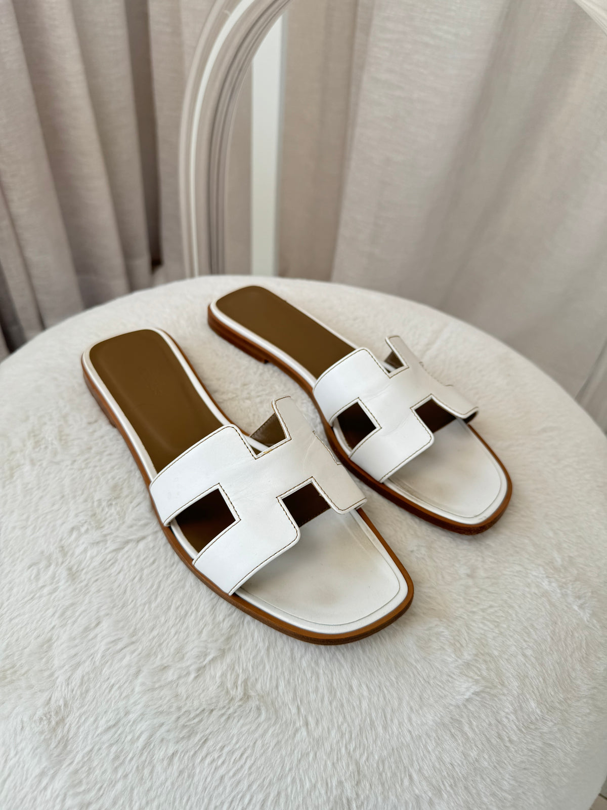 Hermès White Leather Oran Sandals, 41