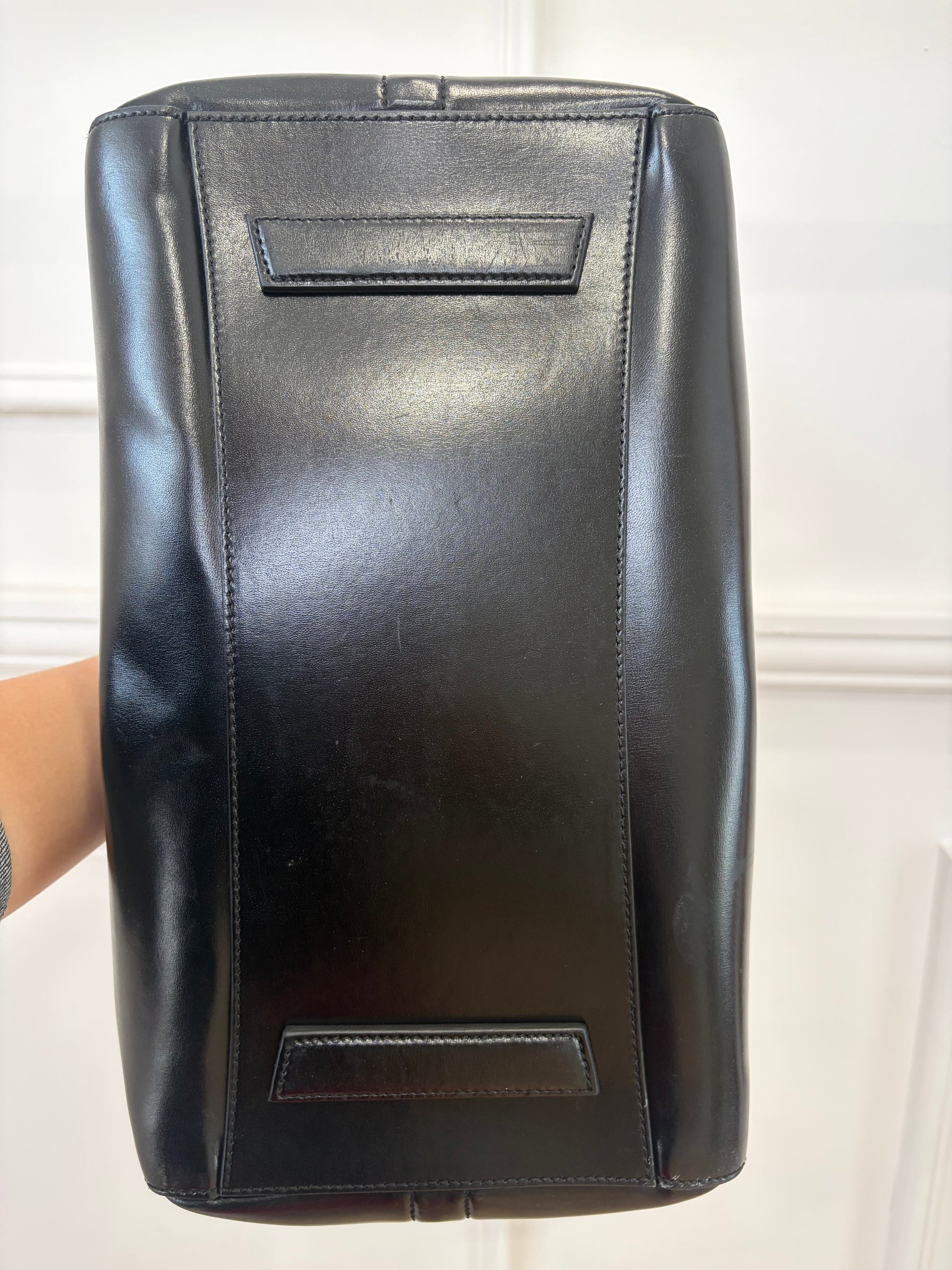 Givenchy Black Leather Medium Antigona Tote