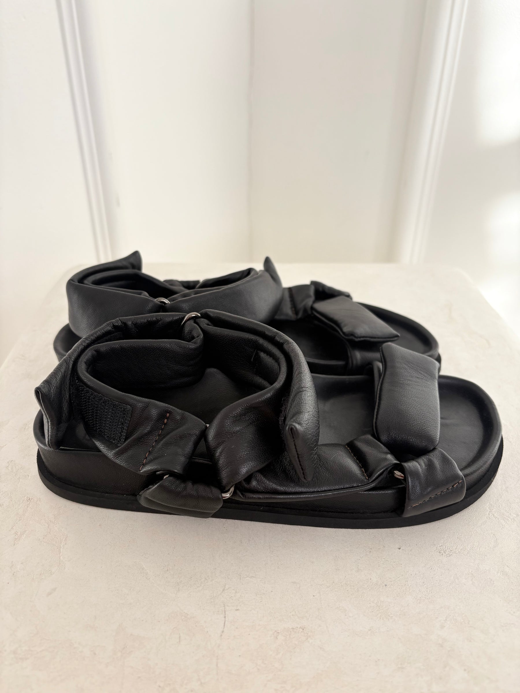 bassike Hiker Sandal Black, 36