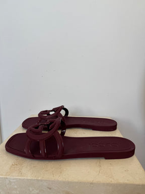 Gucci GG Rubber Slides in Burgundy, 42
