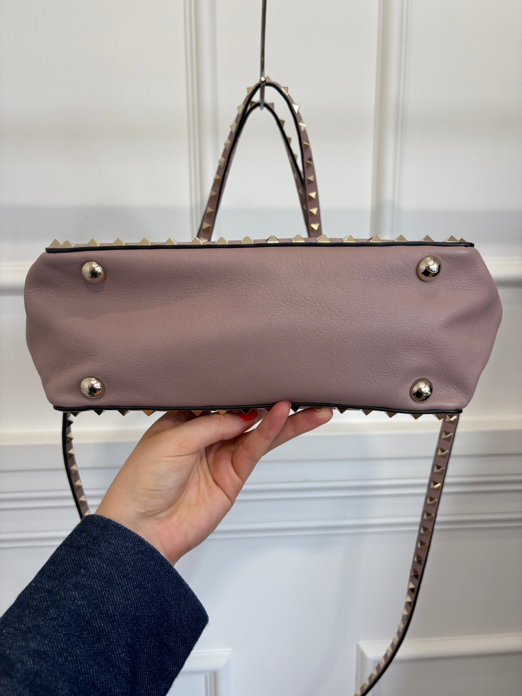 Valentino Garavani Rockstud Soft Leather Tote Beige Pink