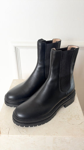 Gianvito Rossi Black Chelsea Boots, 37.5