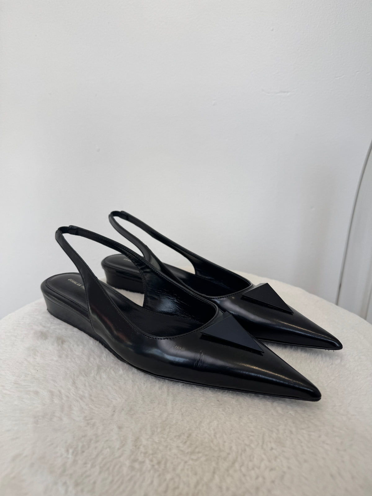 Scanlan Theodore Black Pointed Diamond Wedged Slingback, 39