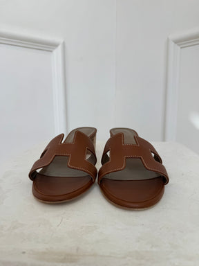 Hermes Oasis Sandal In Tan, 37.5