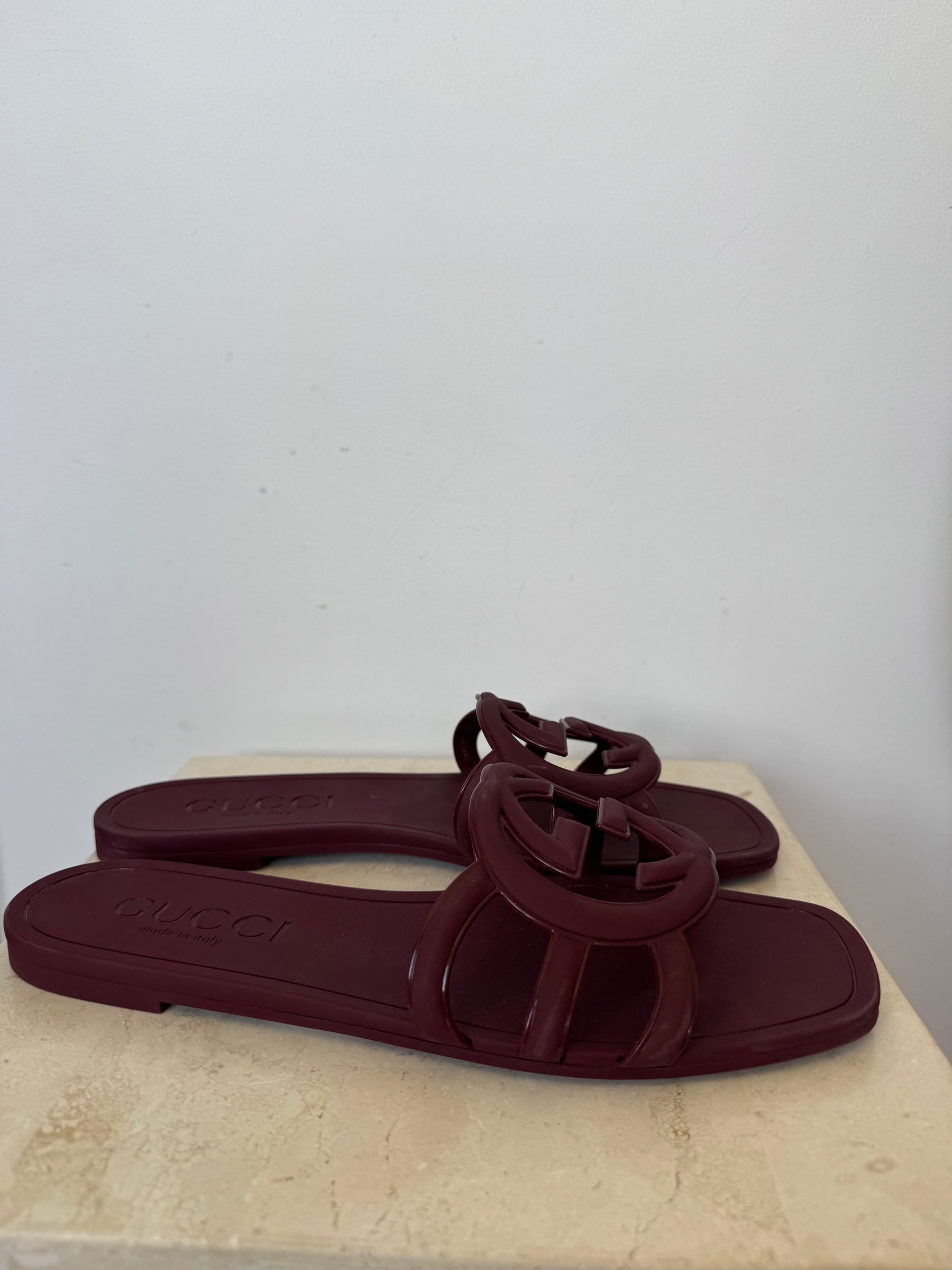 Gucci GG Rubber Slides in Burgundy, 42