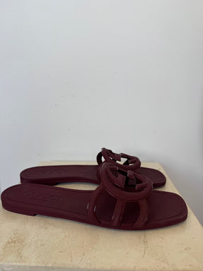 Gucci GG Rubber Slides in Burgundy, 42