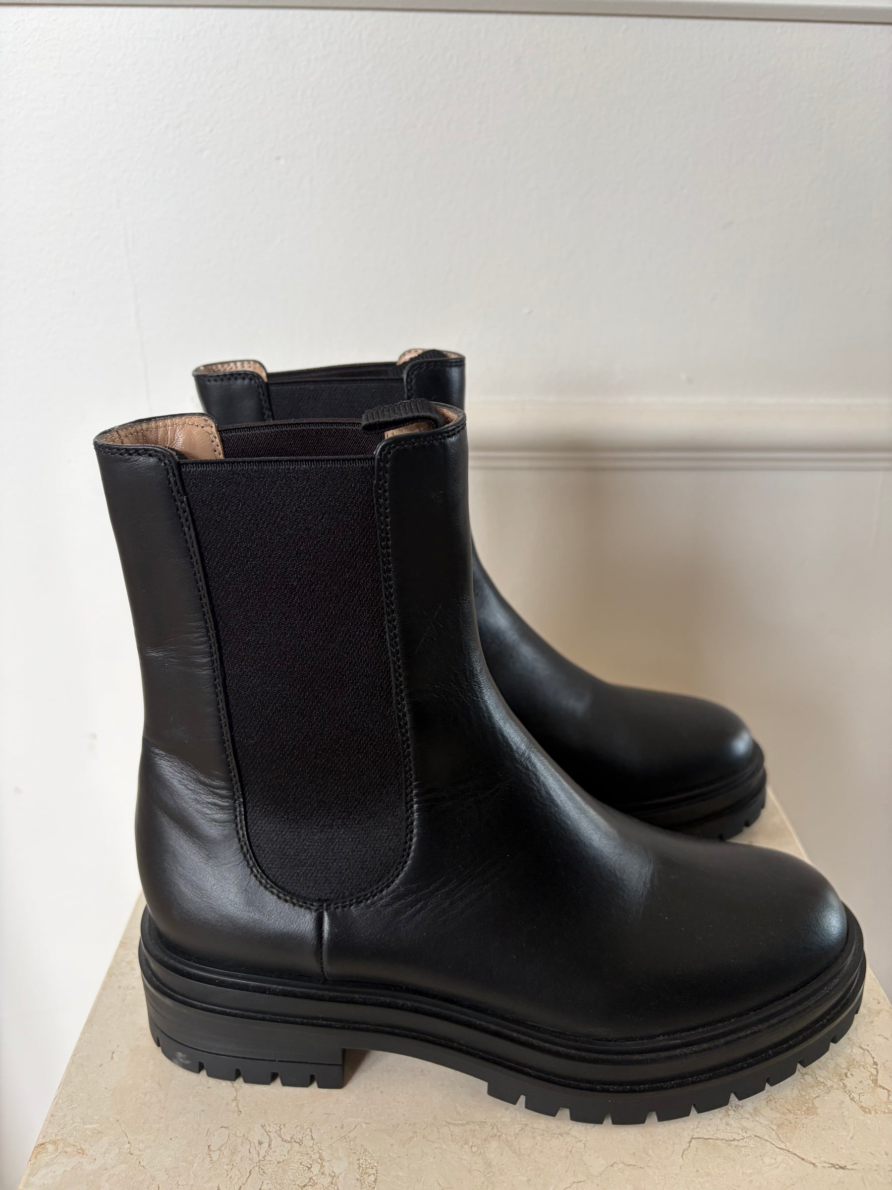 Gianvito Rossi Black Chelsea Boots, 37.5