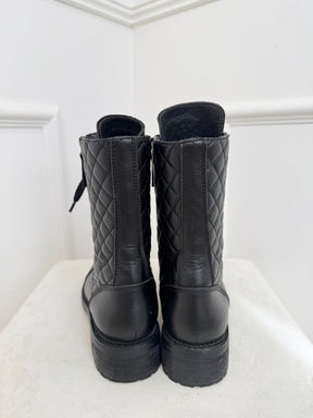 Chanel Black Leather Quilted Ankle Boots - COUNTERFEIT, 39 C