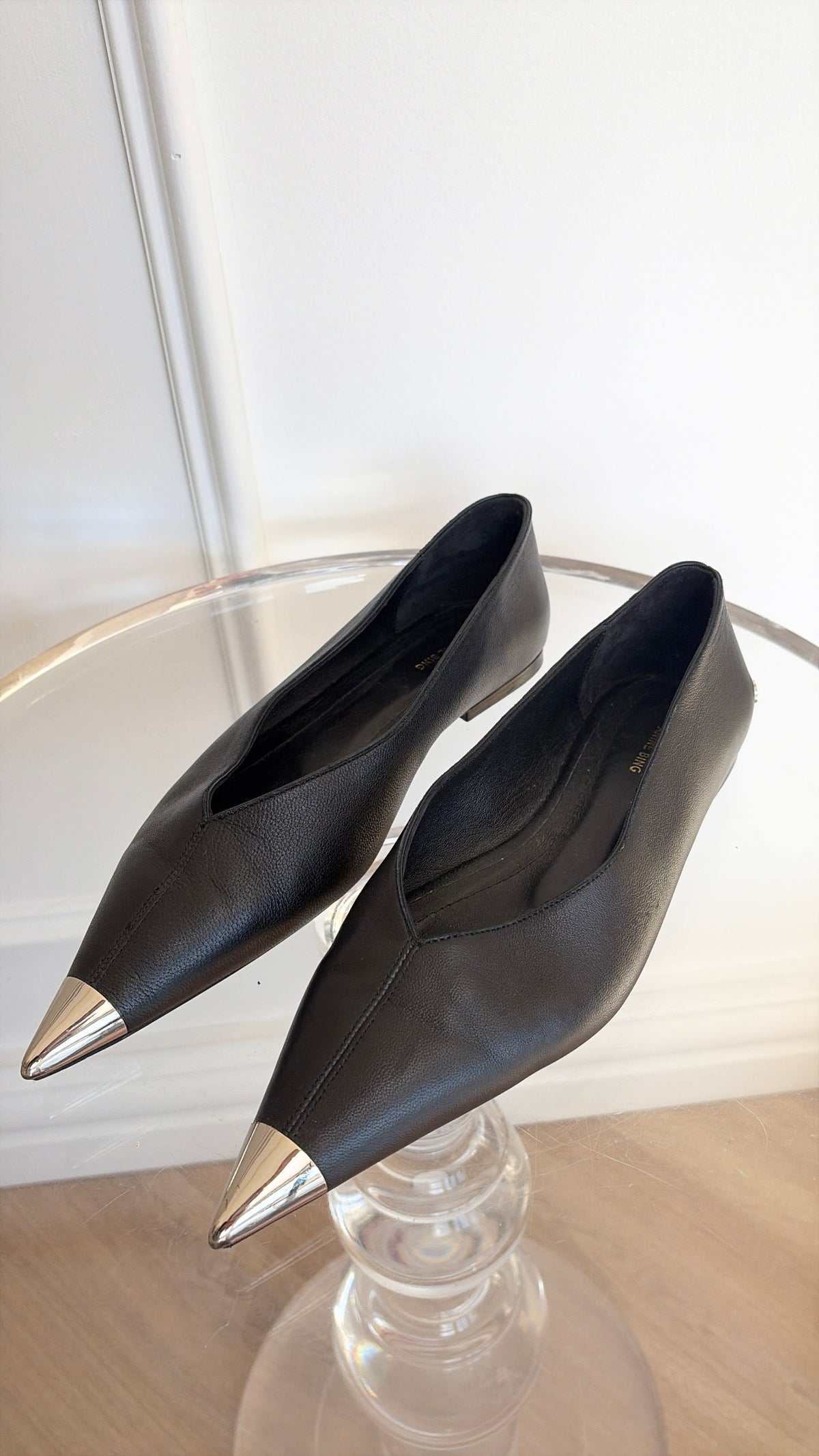 Anine Bing Black Leather Pointed Flats, 38
