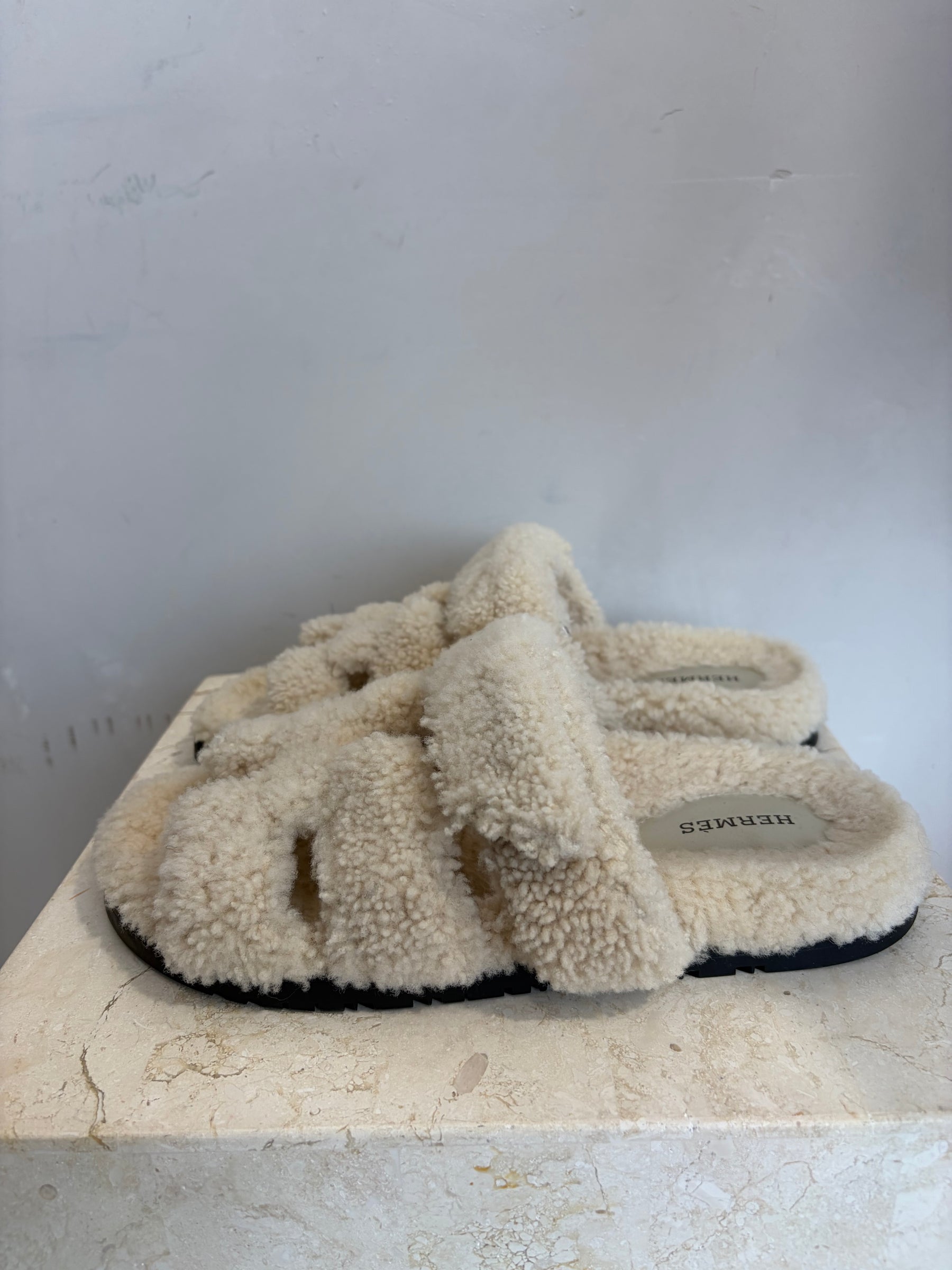 Hermès Shearling Chypre Sandals Cream, 38