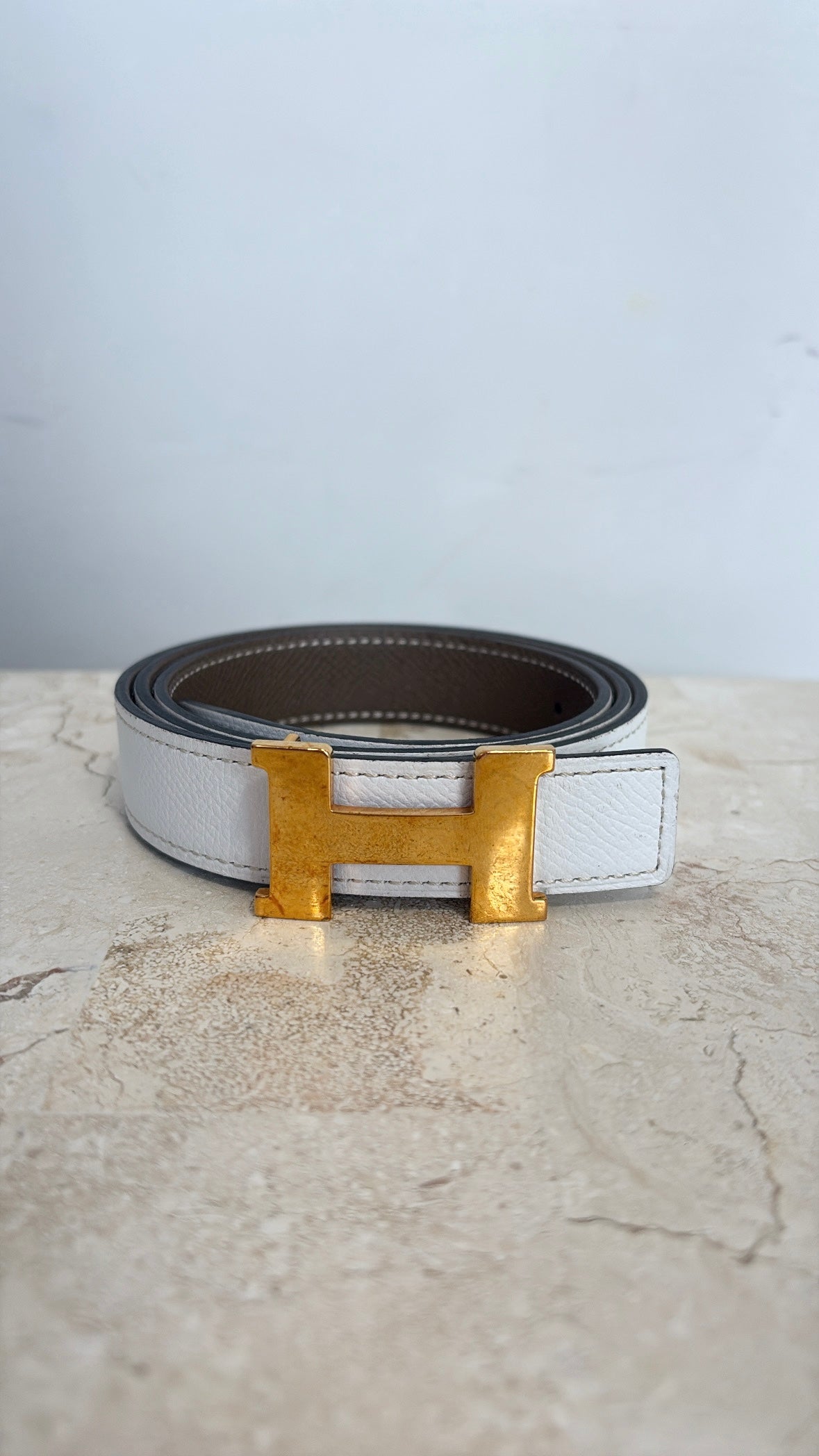 Hermès Mini Constance Blanc and Etoupe Reversible Gold H Belt 24mm, 85