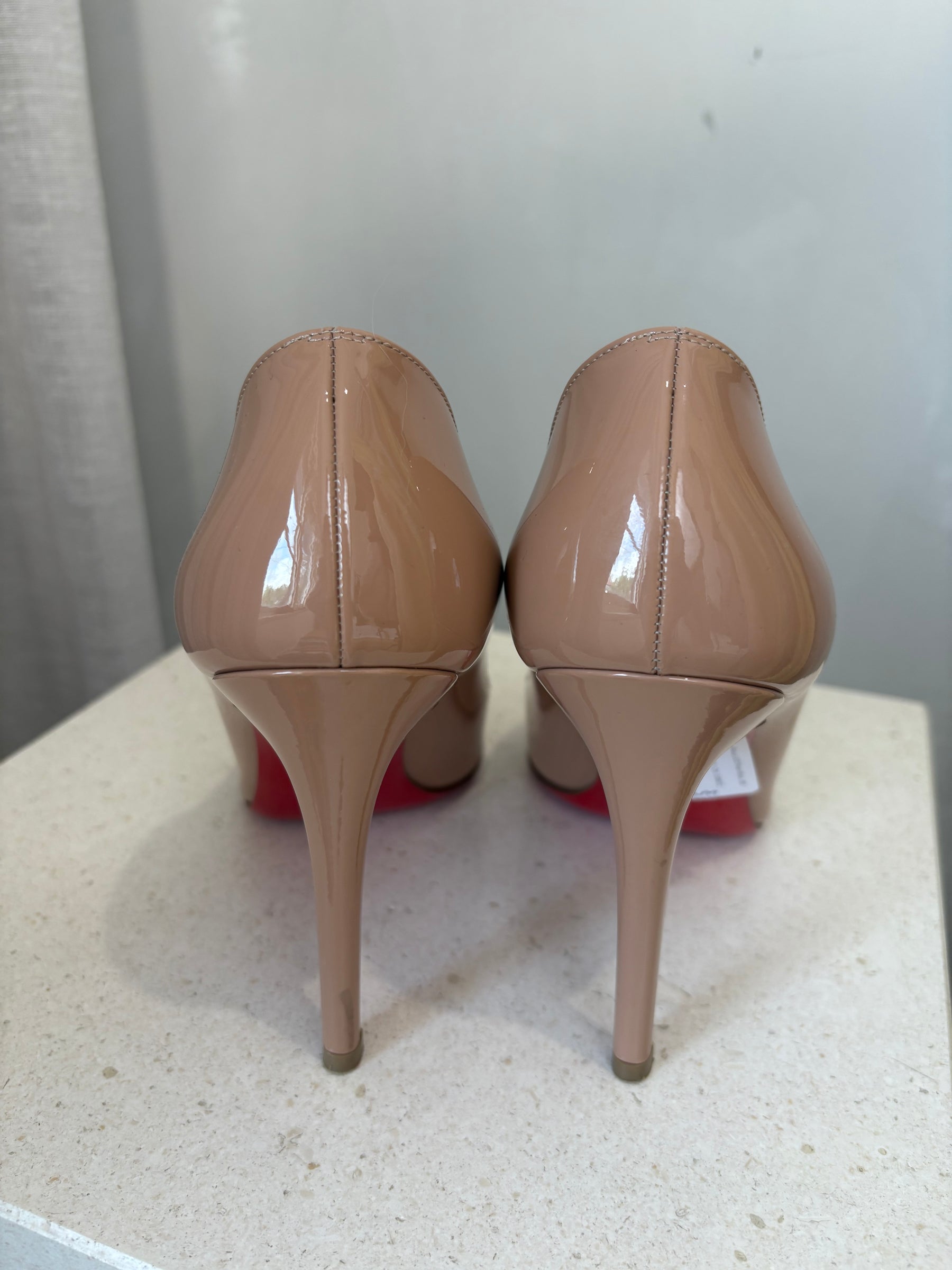 Christian Louboutin Pigalle 100 Patent Beige, 38