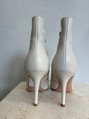 Gianvito Rossi Ivory Leather Pointed Ankle Boot, 36.5