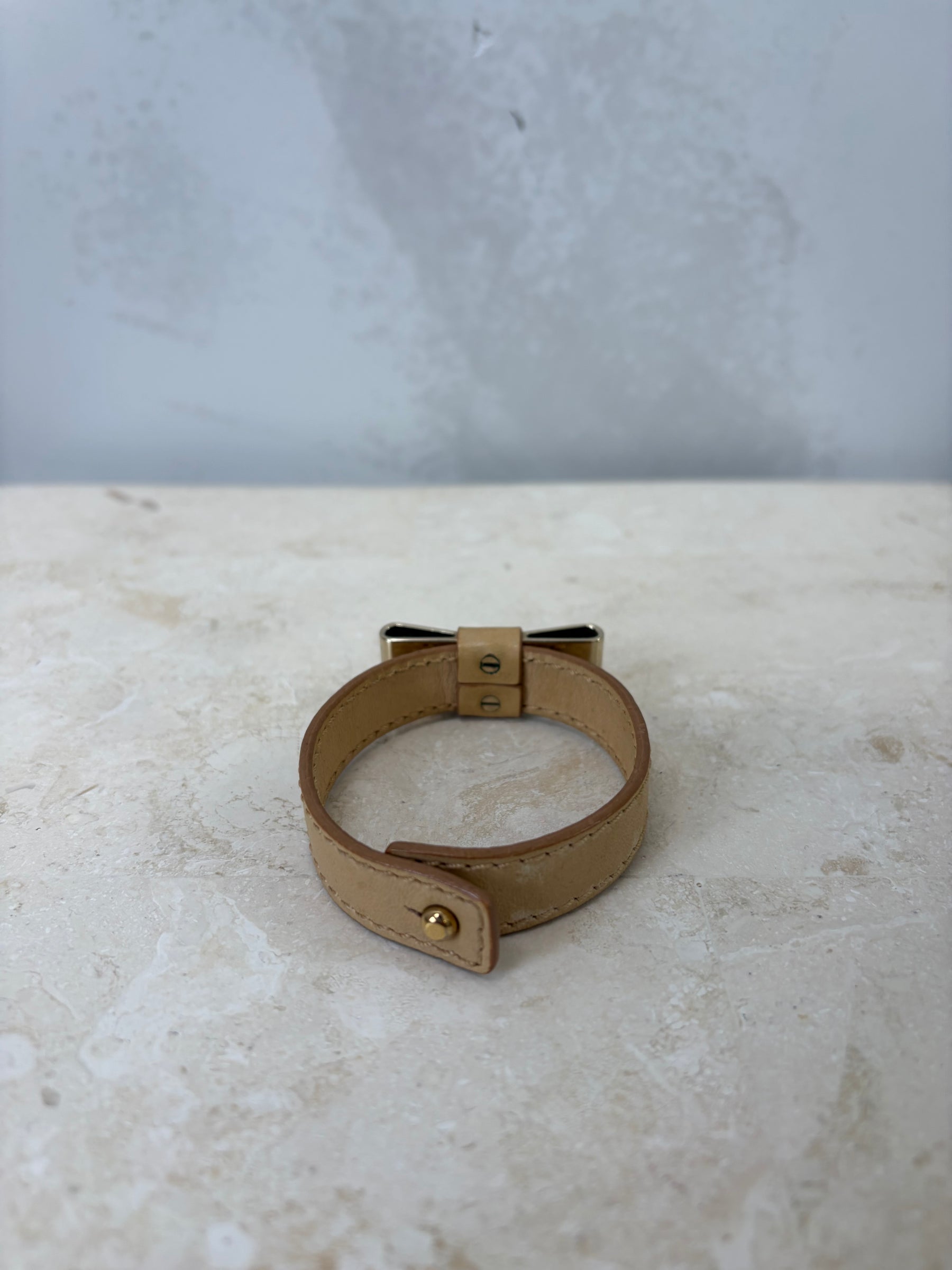 Chloé Beige Leather Bow Bracelet, Small