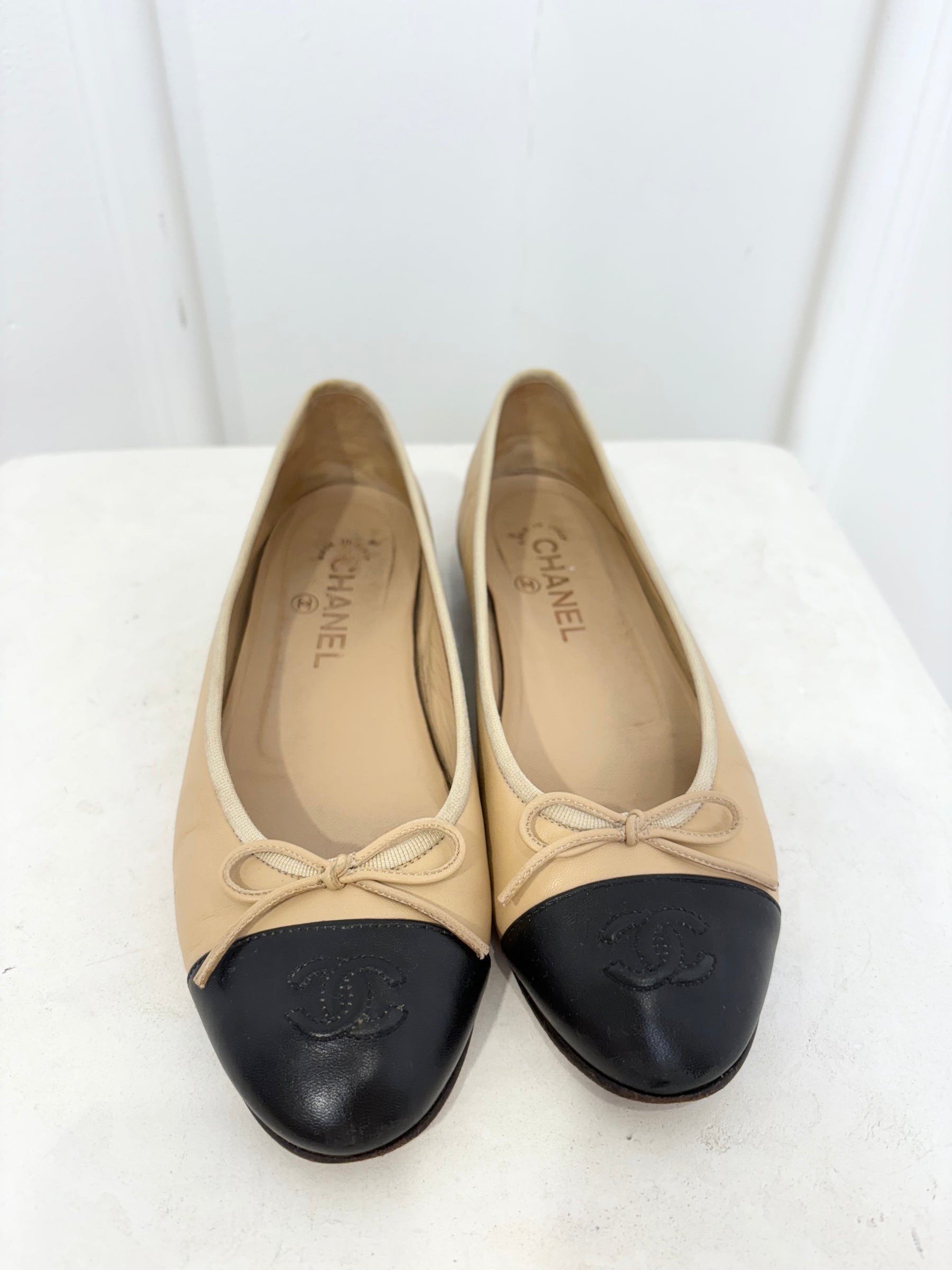 Chanel Beige and Black Ballerinas, 38.5