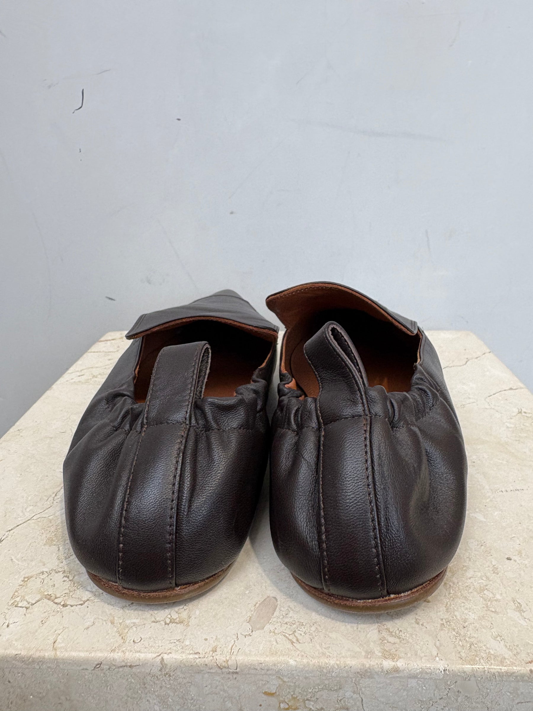 Camilla and Marc Brown Leather Pointed Flats, 41