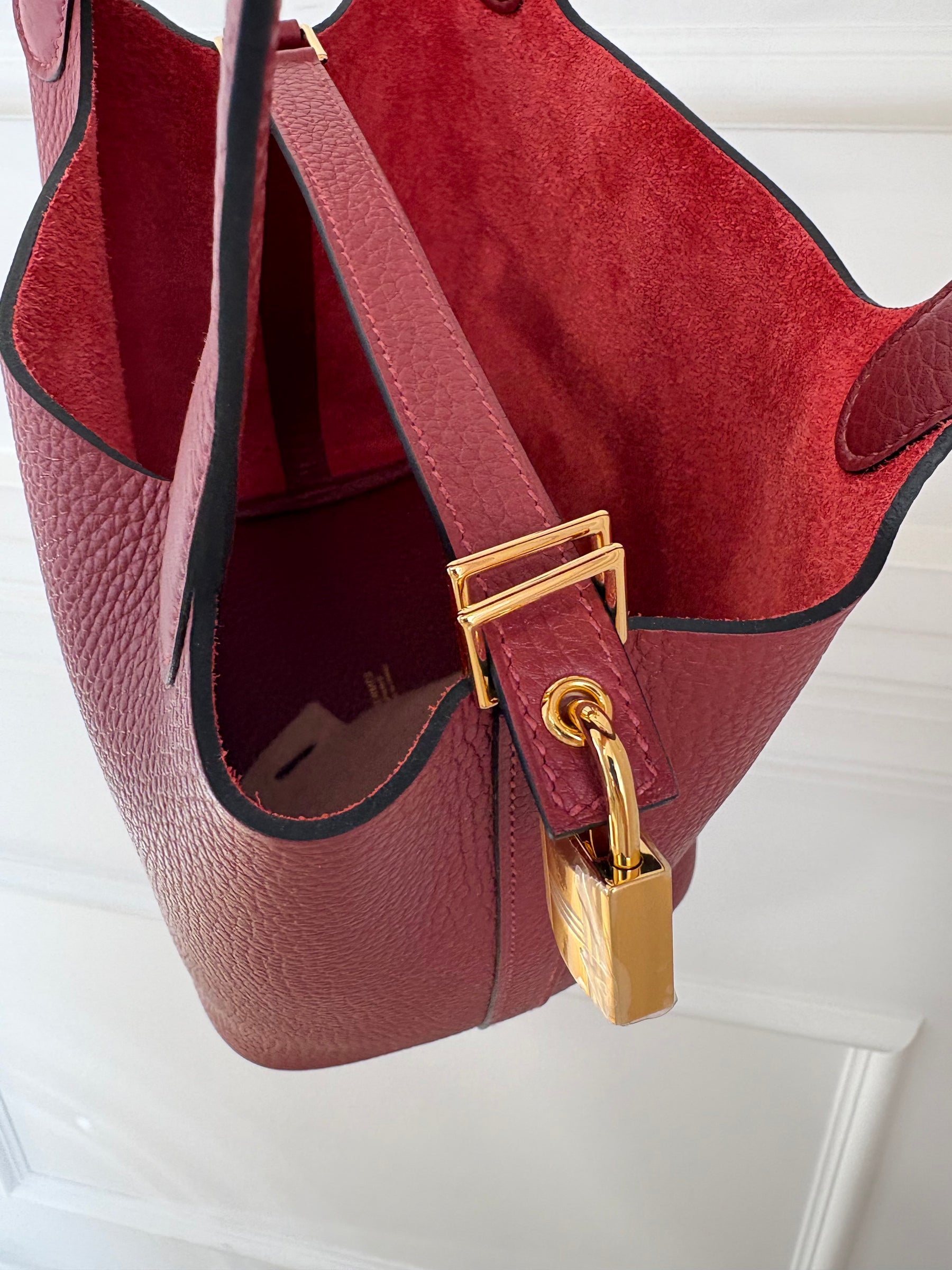 Hermès Rouge H Clemence Leather Picotin 18