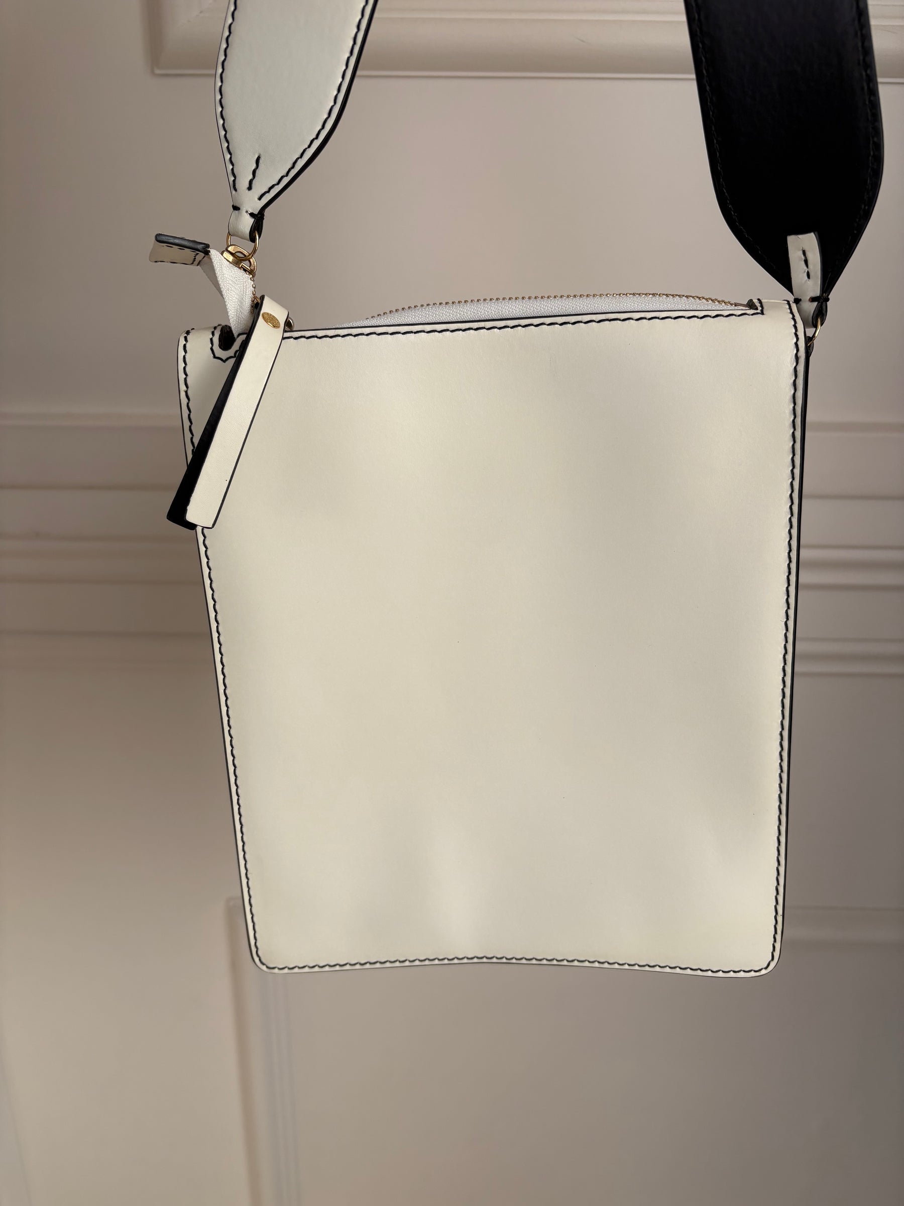 Joseph White Leather Flat Shoulder Bag