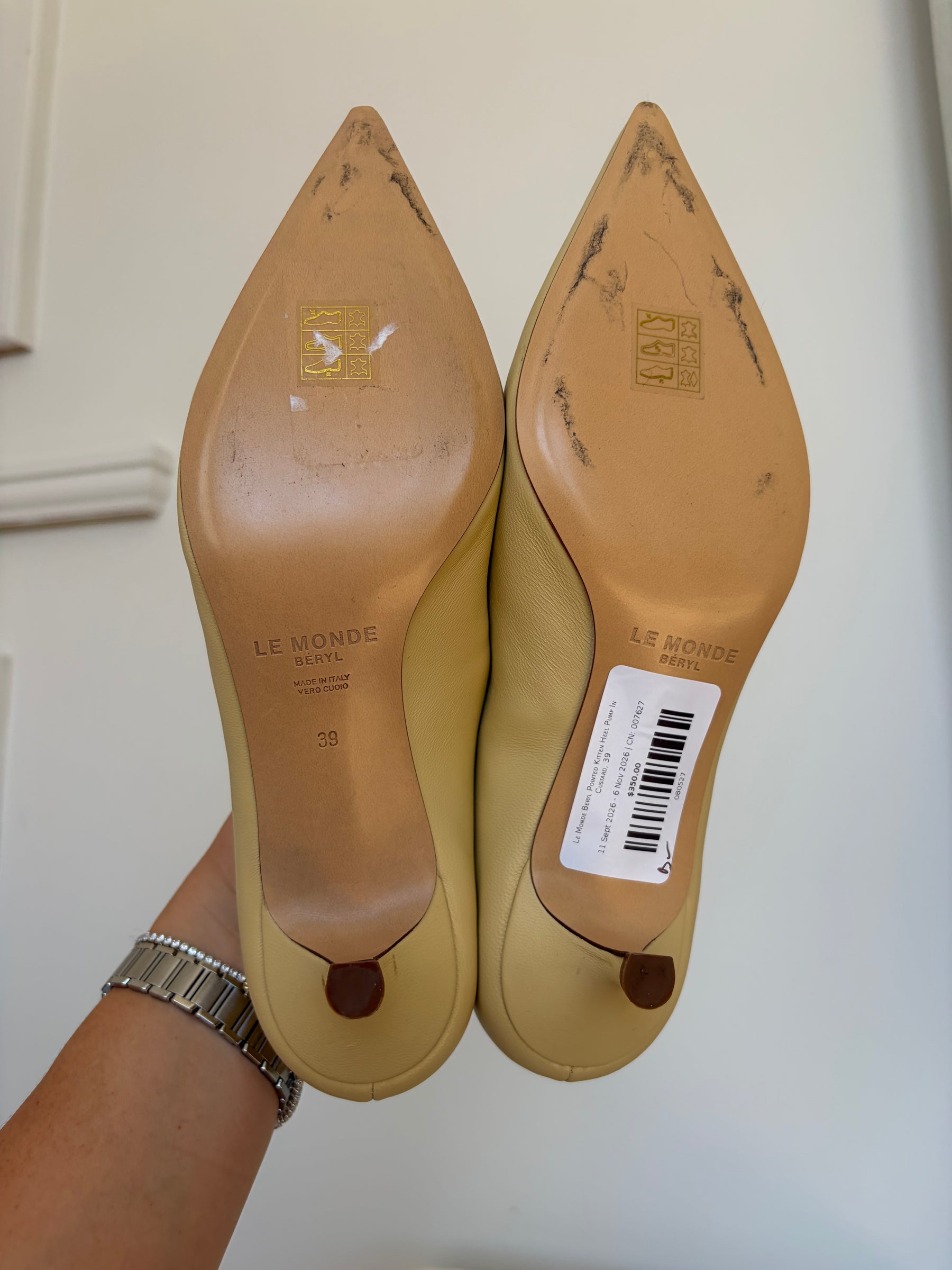 Le Monde Beryl Pointed Kitten Heel Pump In Custard, 39
