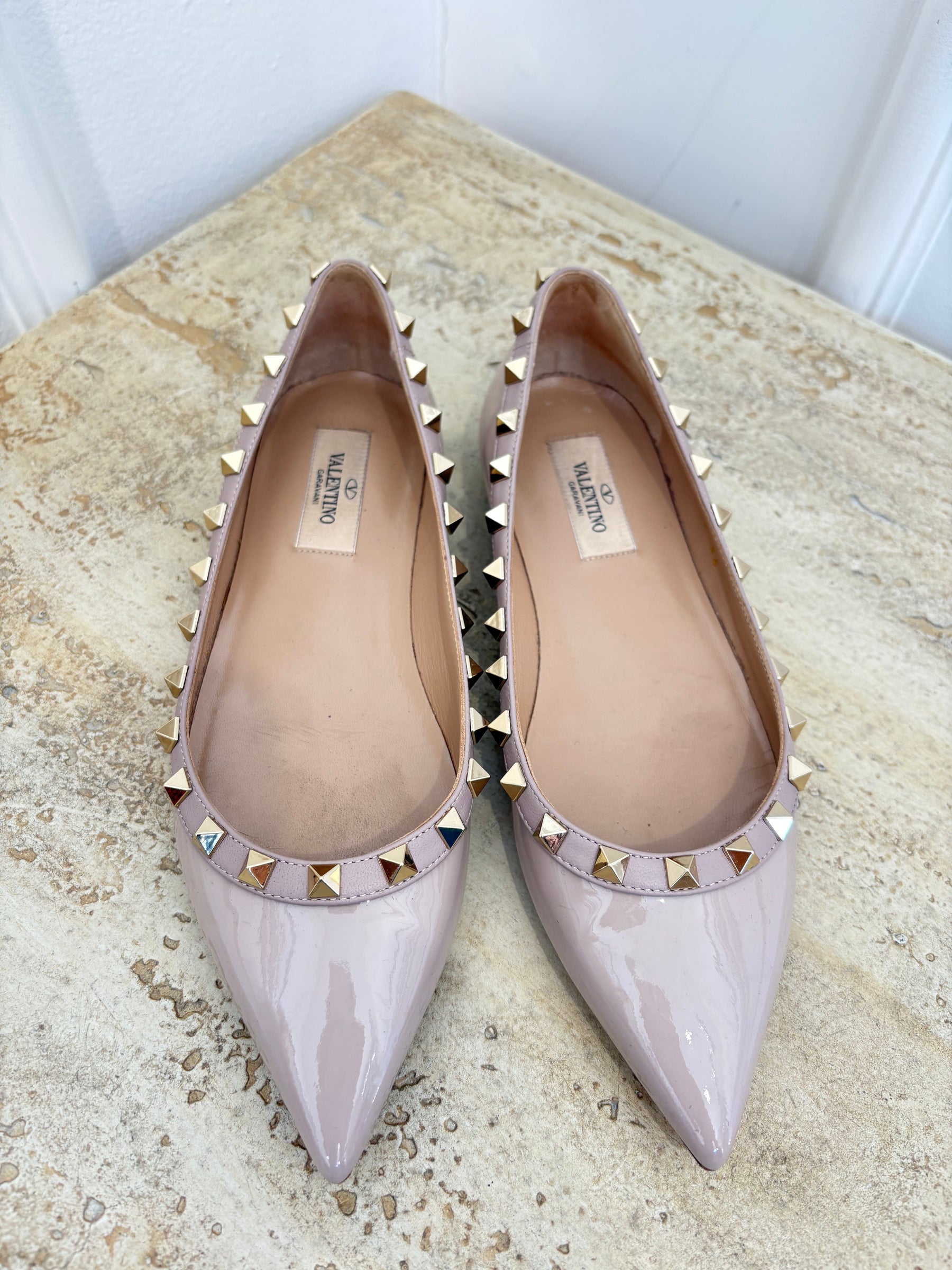 Valentino Garavani Rose Poudre Patent Rockstud Flats, 36