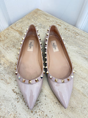 Valentino Garavani Rose Poudre Patent Rockstud Flats, 36