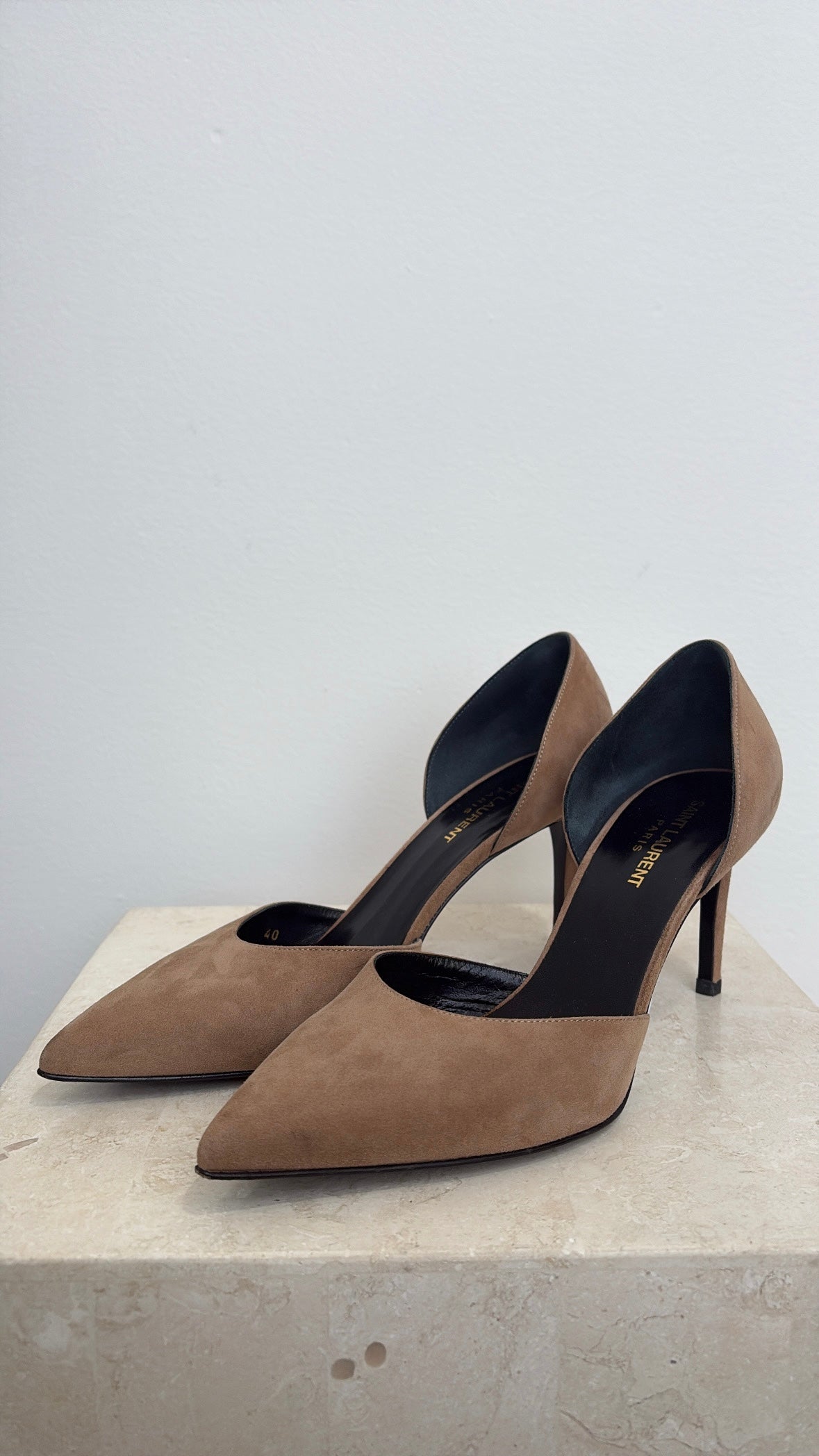Saint Laurent Taupe Suede Pointed Pump, 40