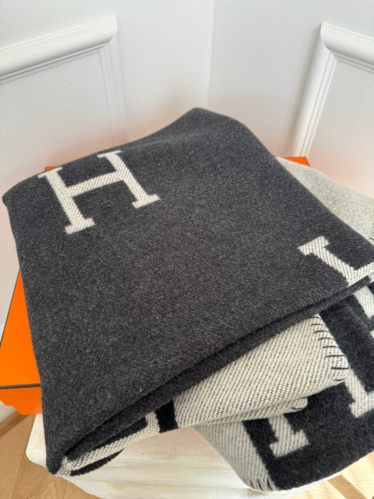 Hermès Grey and Ivory Avalon III Throw Wool Cashmere Blanket