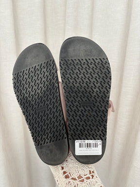 Hermès Chypre Sandals In Rose Porcelaine, 41.5