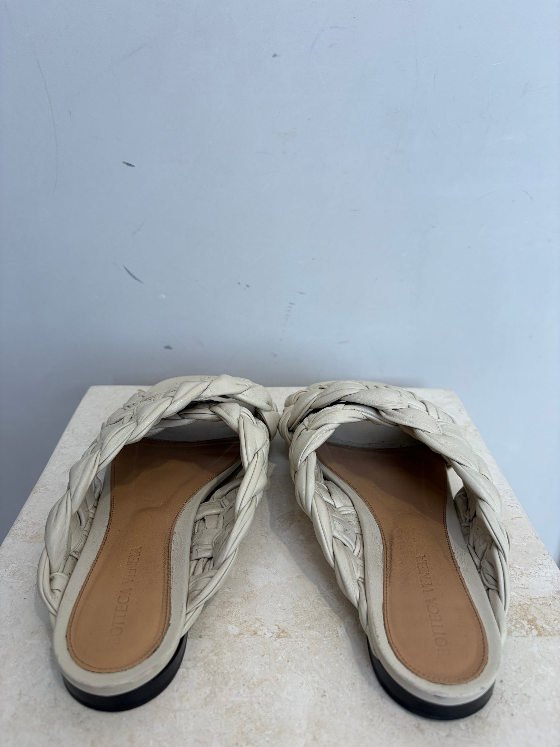 Bottega Veneta Ecru Woven Leather Slides, 40