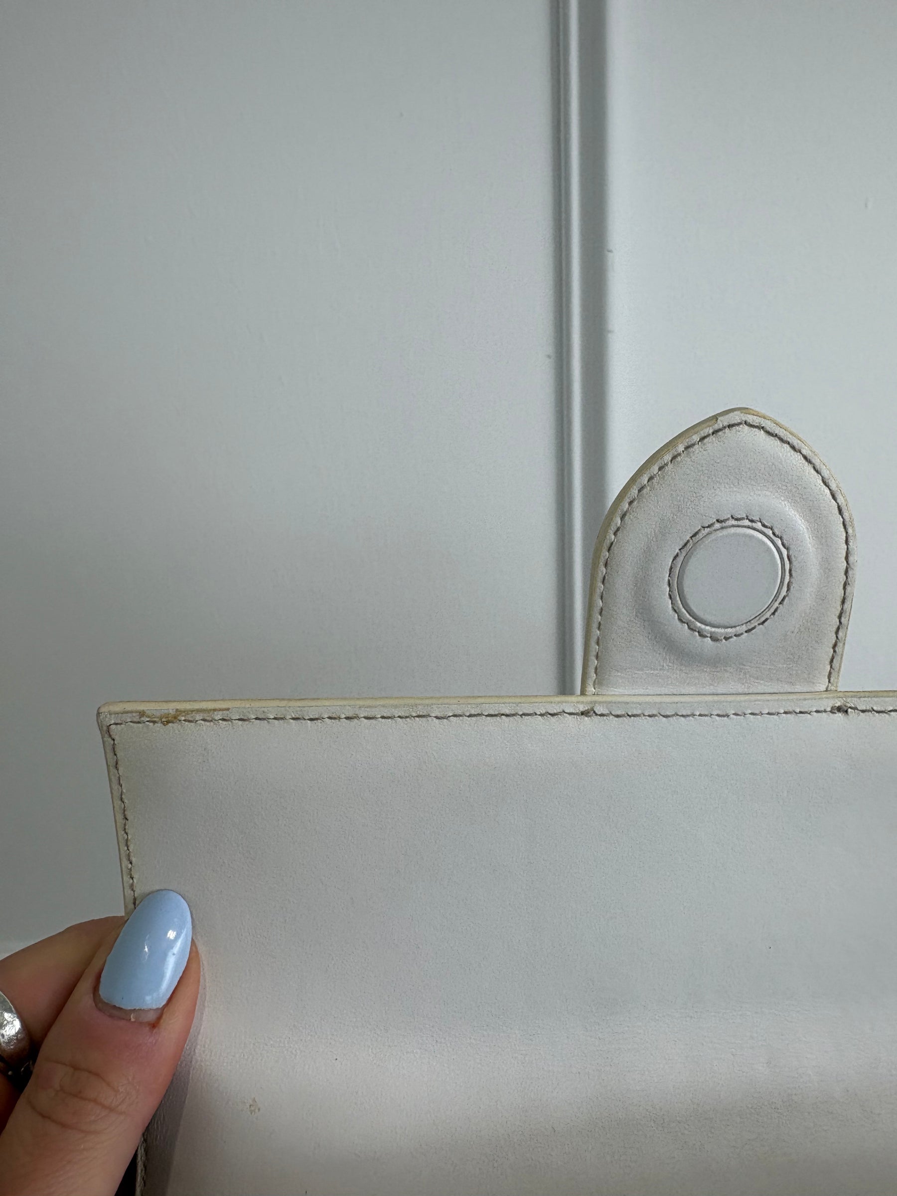 Jacquemus White Les Classiques 'The large Bambino' Bag