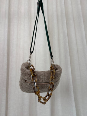 Gabriella Frantzer Cozy Belt bag In dust Aloe Square chain Honey