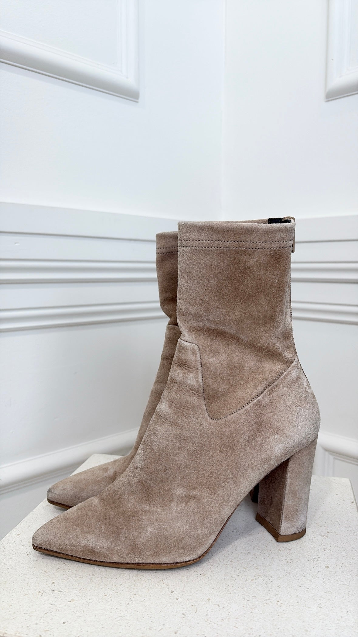 Scanlan Theodore Beige Suede Heeled Ankle Boots, 38