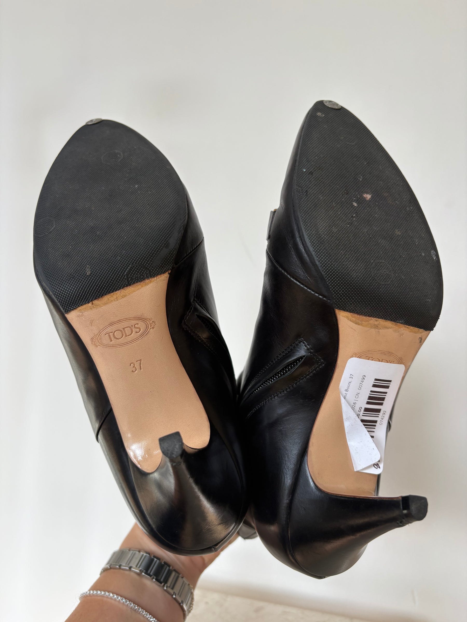 Tod's Black Leather Pointed Ankle Boots, 37
