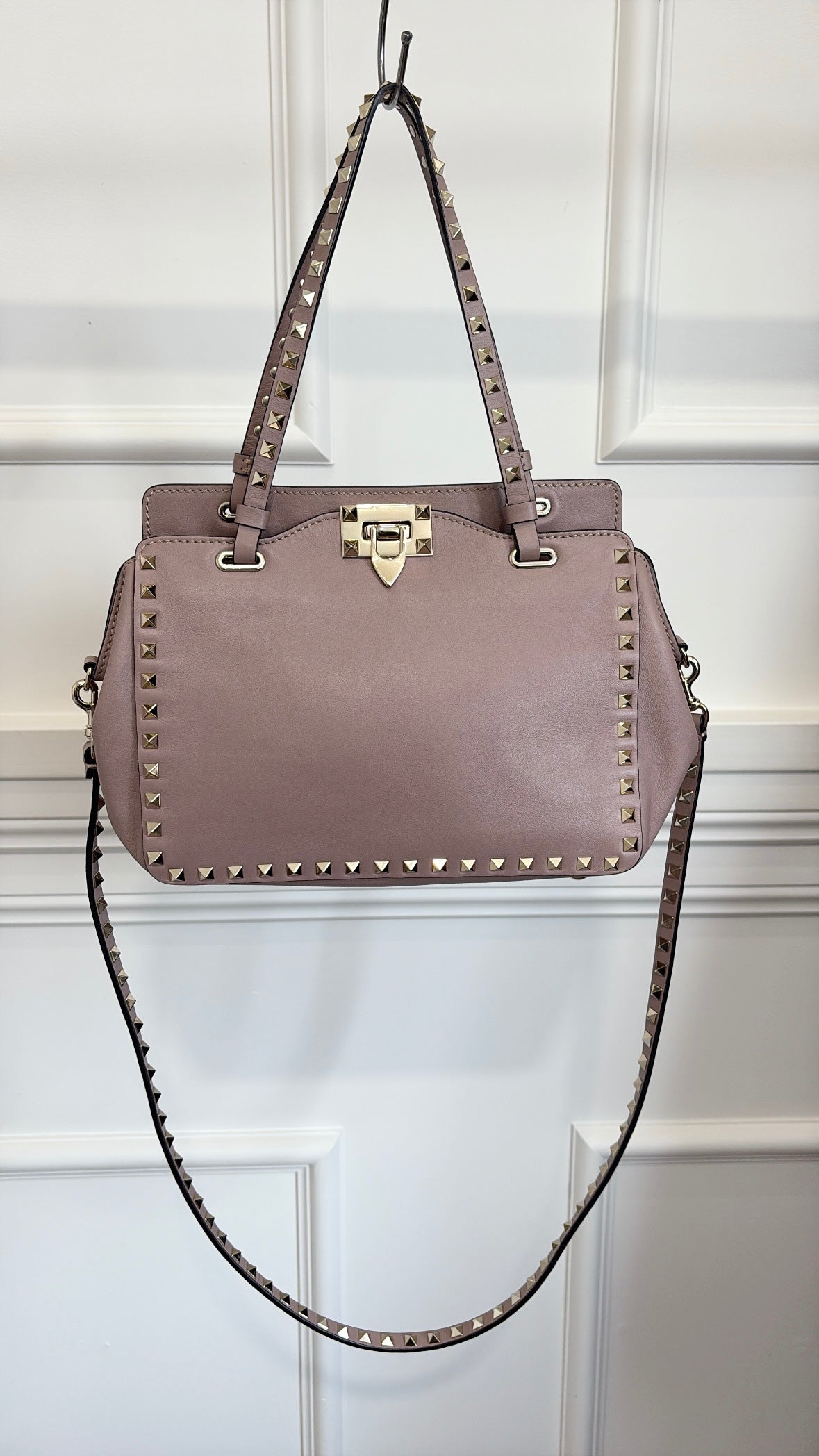 Valentino Garavani Rockstud Soft Leather Tote Beige Pink