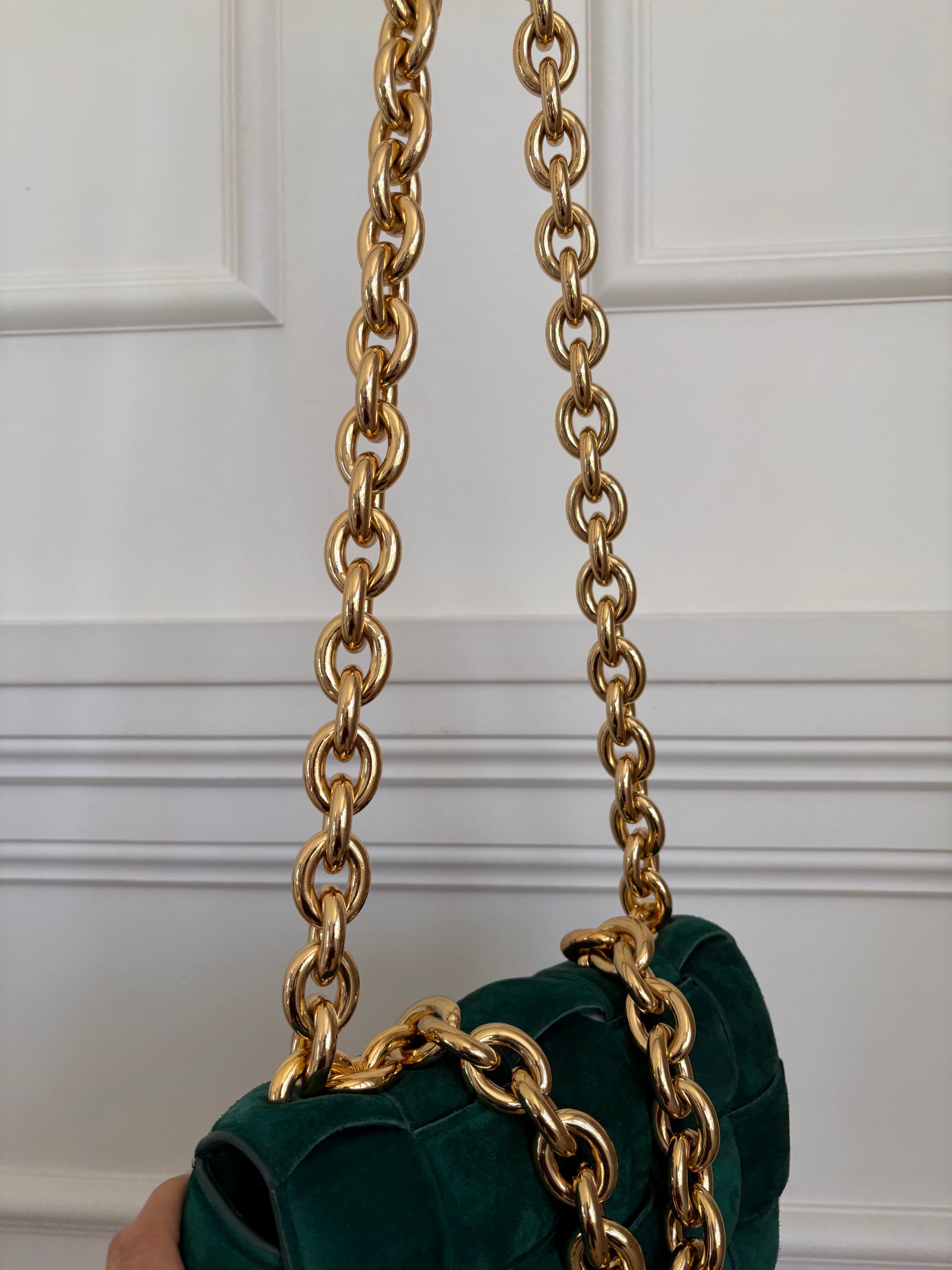 Bottega Veneta Suede Cassette Bag In Green