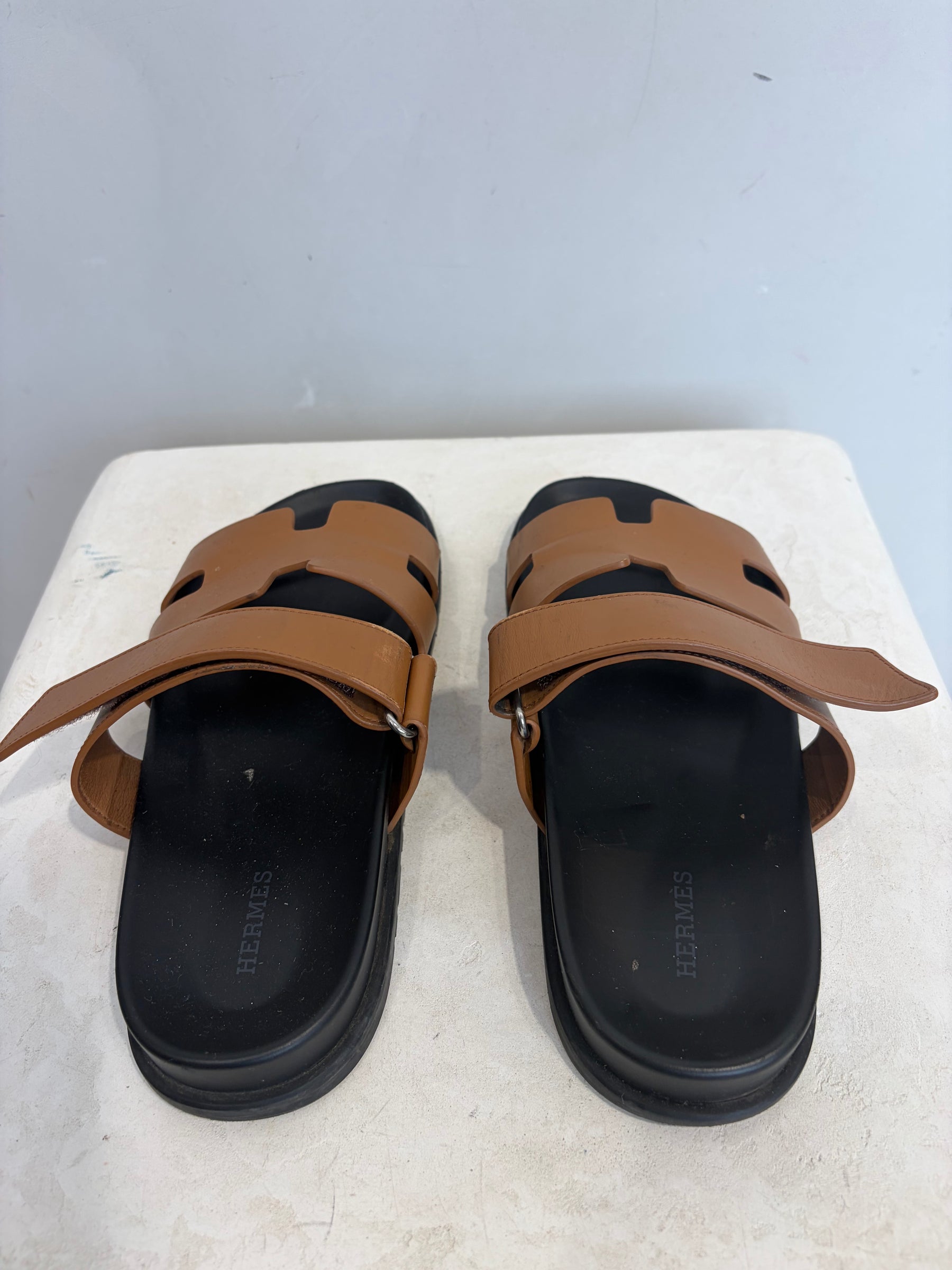 Hermès Chypre Sandals Tan, 40.5