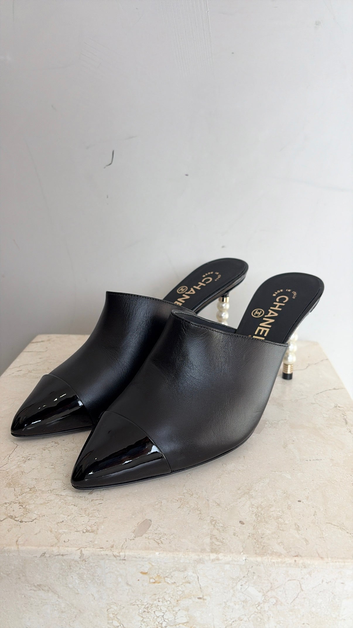 Chanel Black Leather and Patent Cap Pearl Heel mules, 38.5C