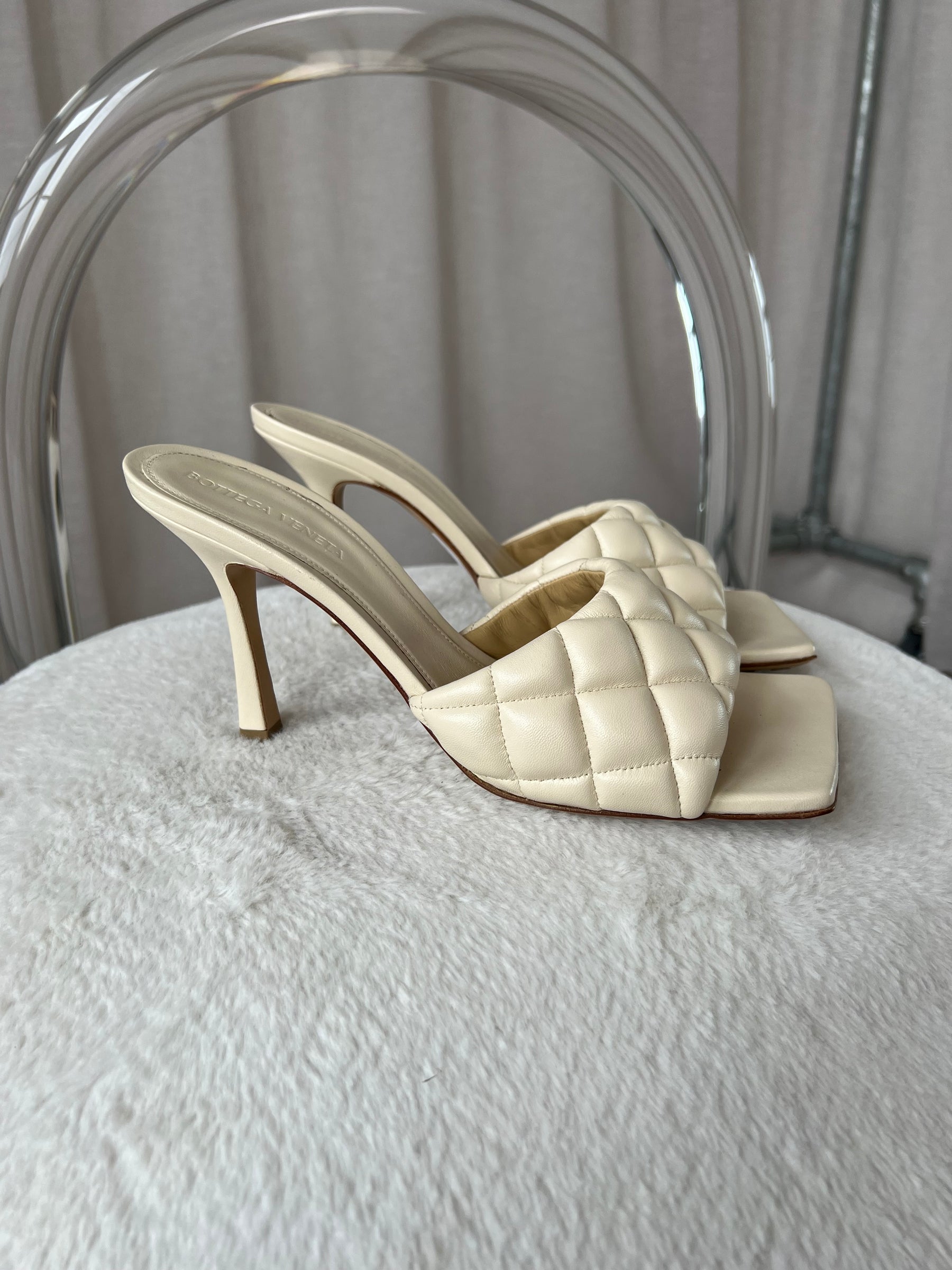Bottega Veneta Padded Mules In Ivory, 39