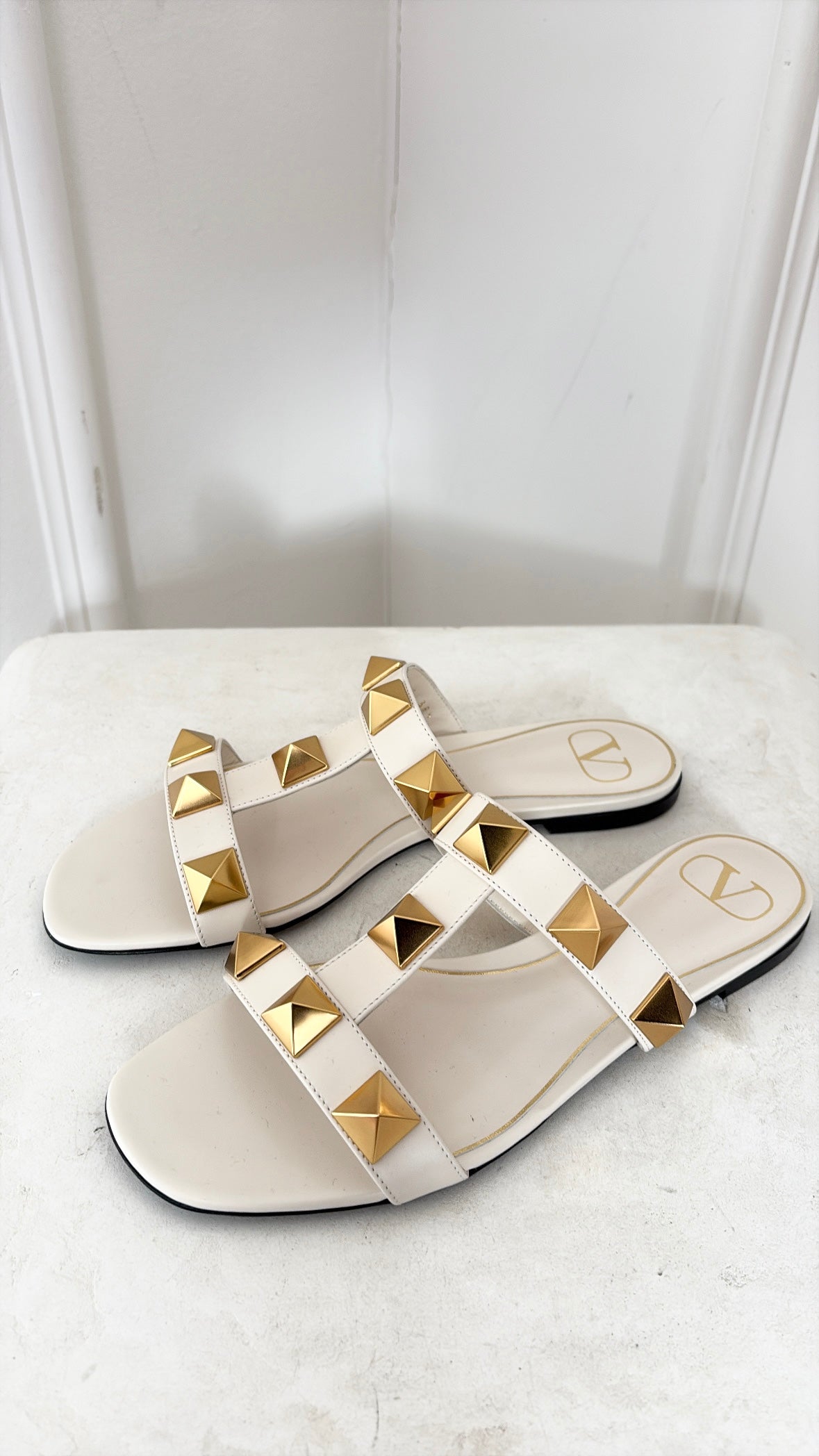 Valentino Roman Stud Calfskin Slide Sandal Cream, 38.5