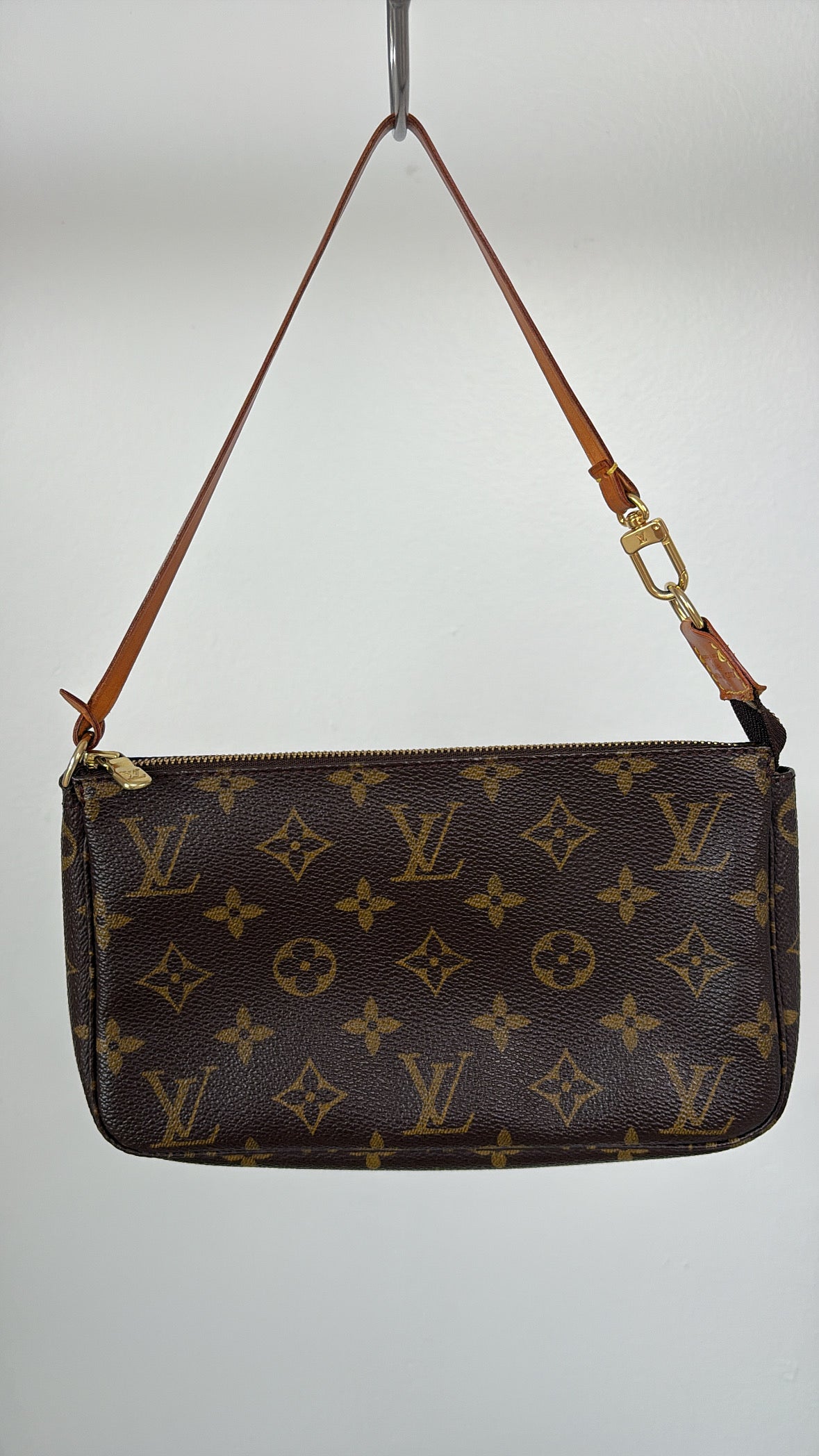 Louis Vuitton Canvas Monogram Pochette Accessoires