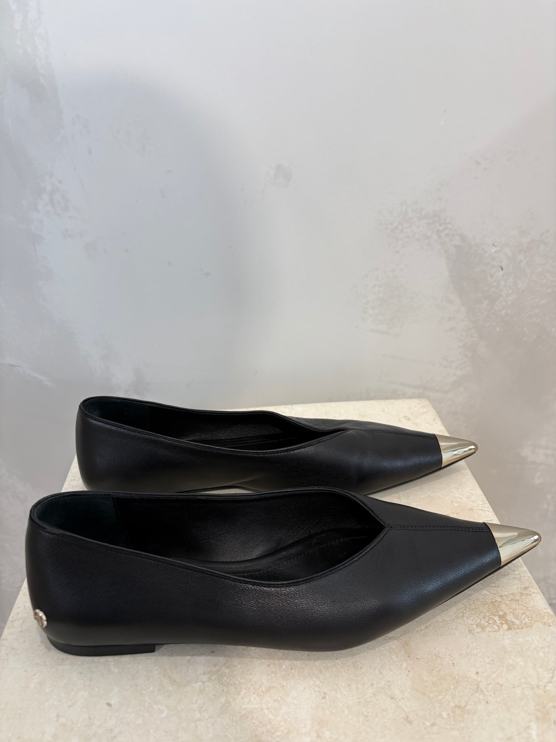 Anine Bing Black Leather Silver Pointed Flats, 37