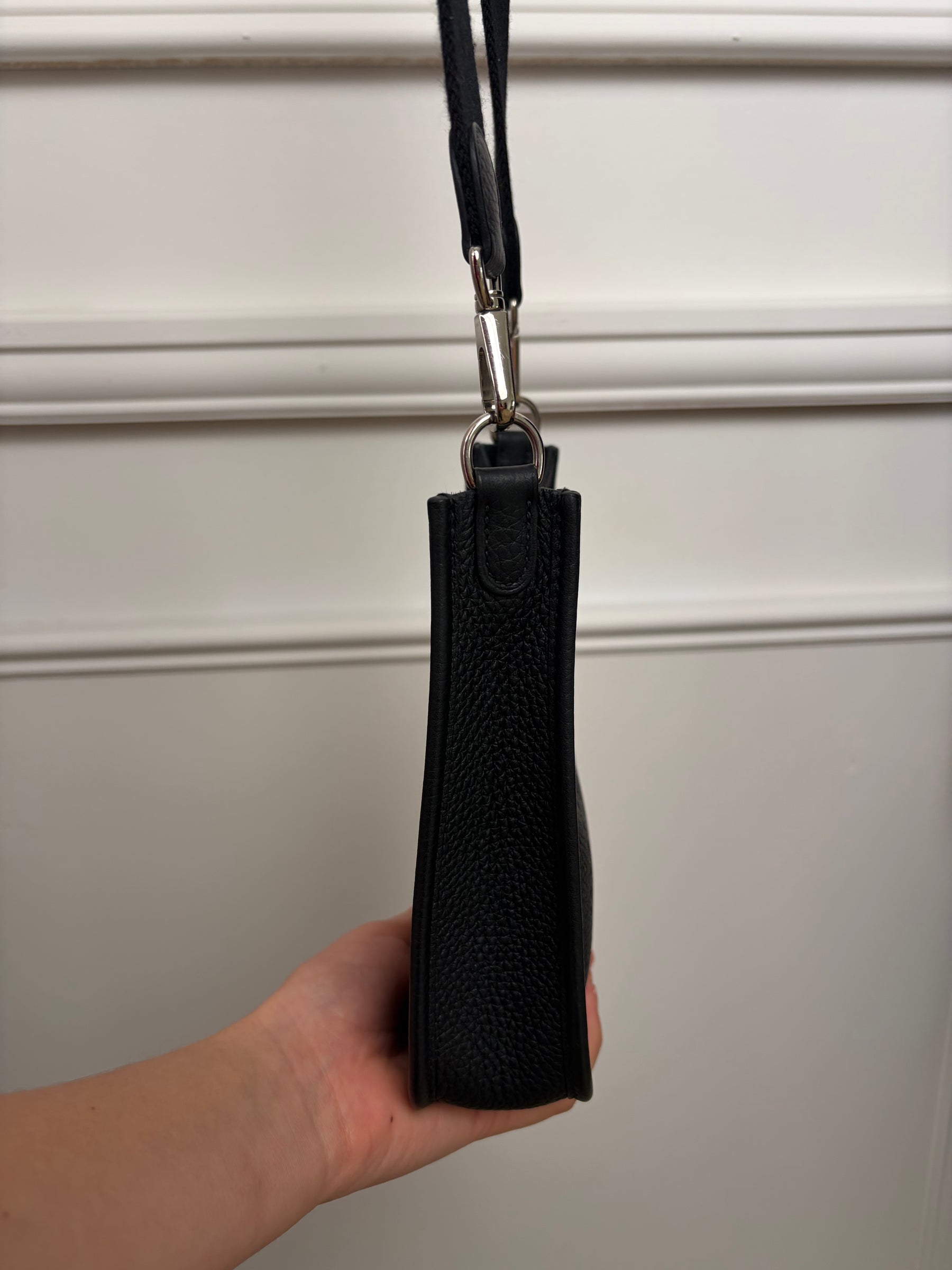 Hermès Evelyne 16 Min in Black Clemence Leather