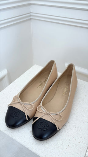 Chanel Beige and Black Ballet Flats, 38