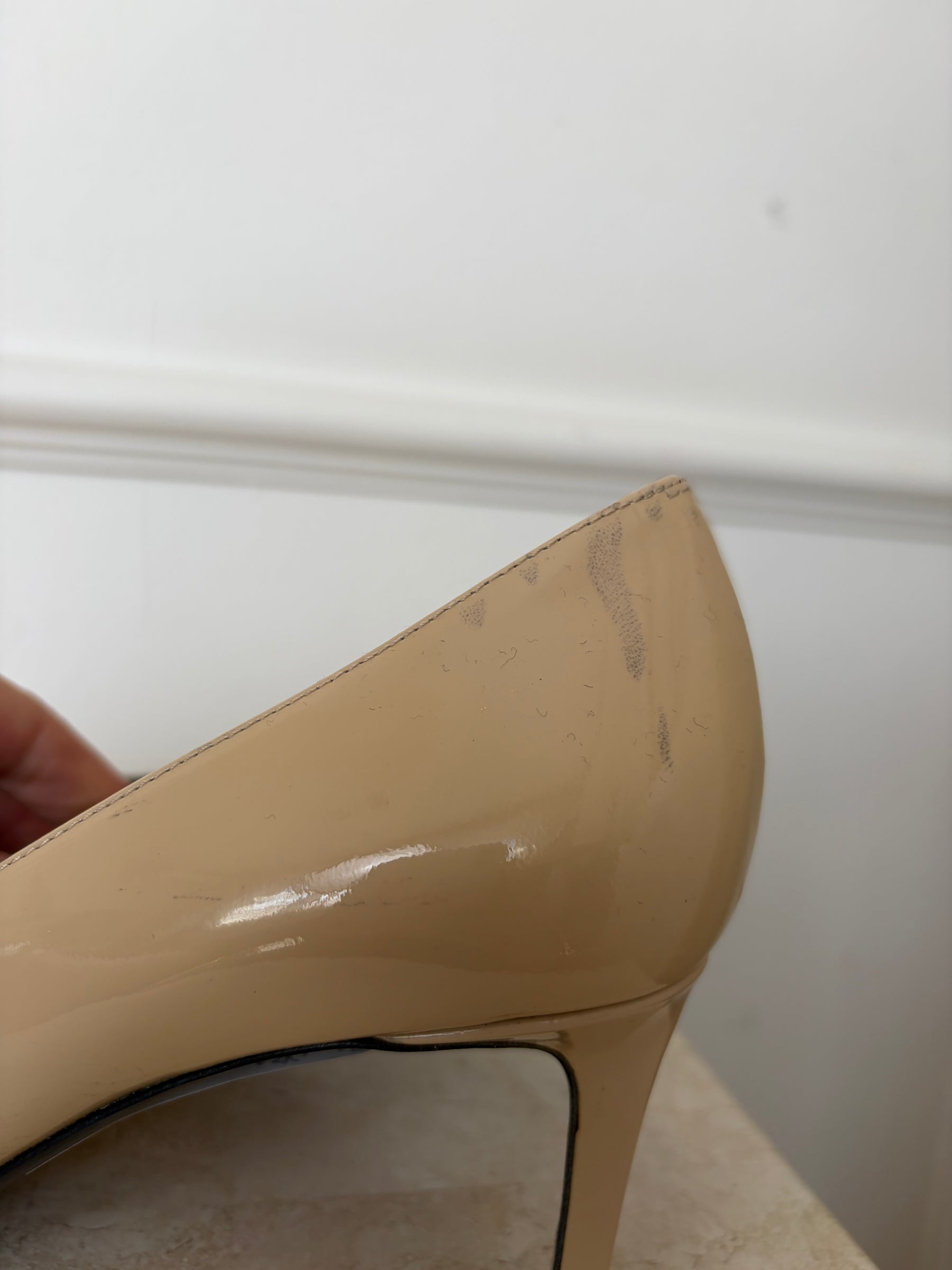 Saint Laurent Beige Low Patent Pumps, 39