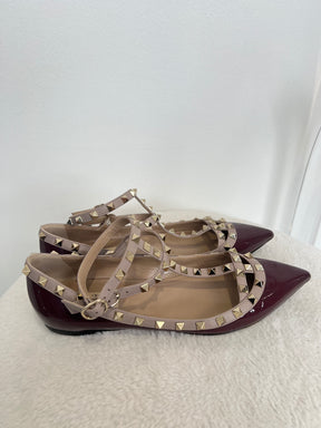 Valentino Garavani Burgundy Patent Pointed Rockstud Cage Flats, 40
