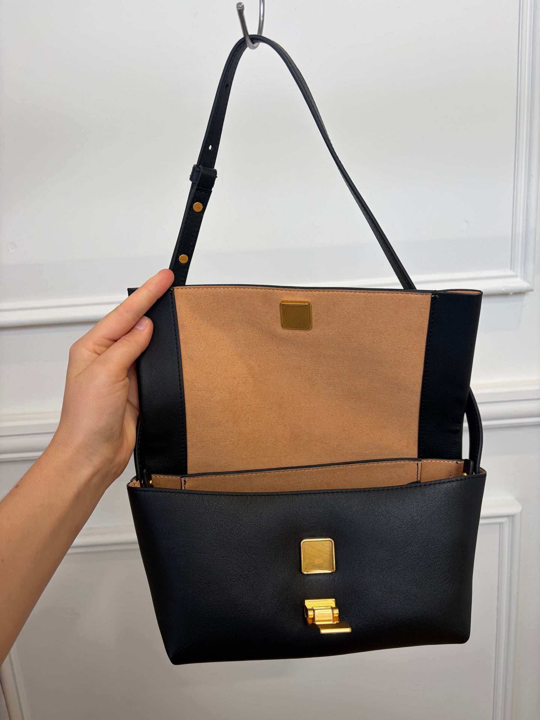 Oroton Etta Medium Clutch Bag With Shoulder Strap