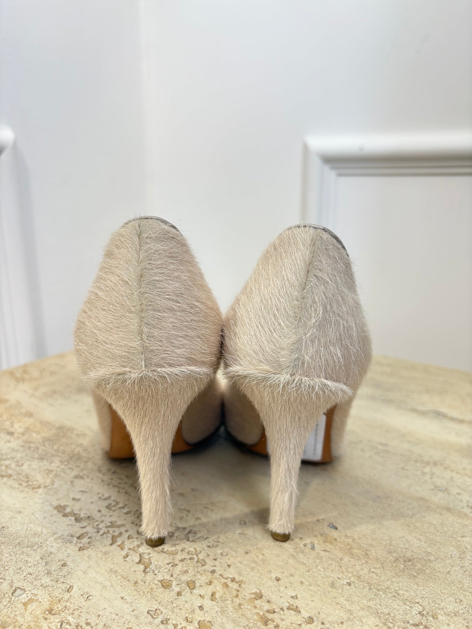 Max Mara Beige Pony Hair Pointed Pumps, 36