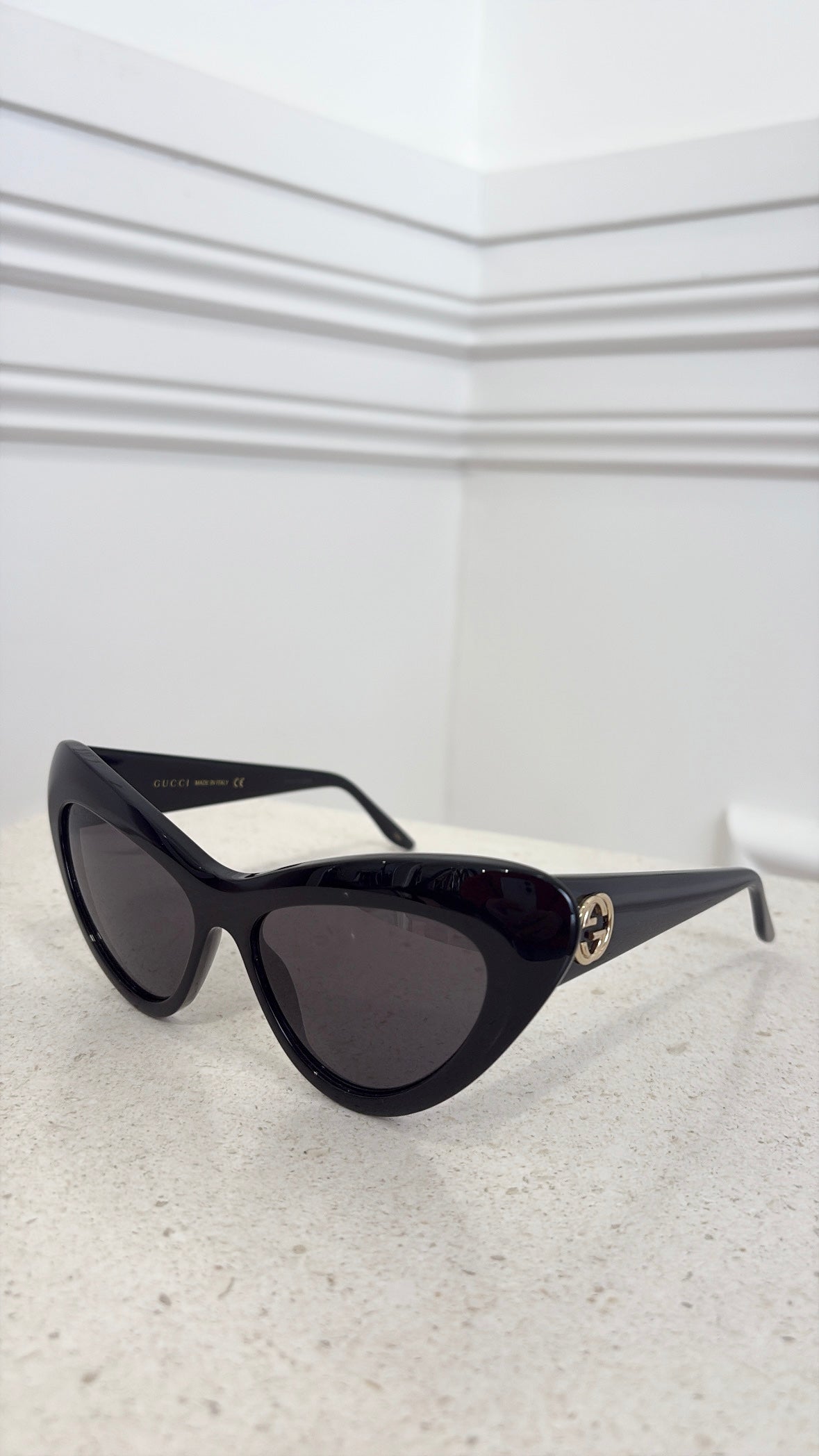 Gucci Cat Eye sunglasses Black