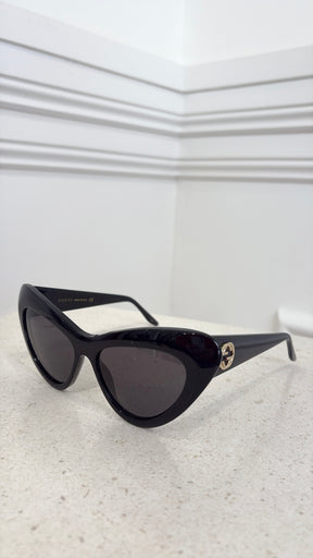 Gucci Cat Eye sunglasses Black