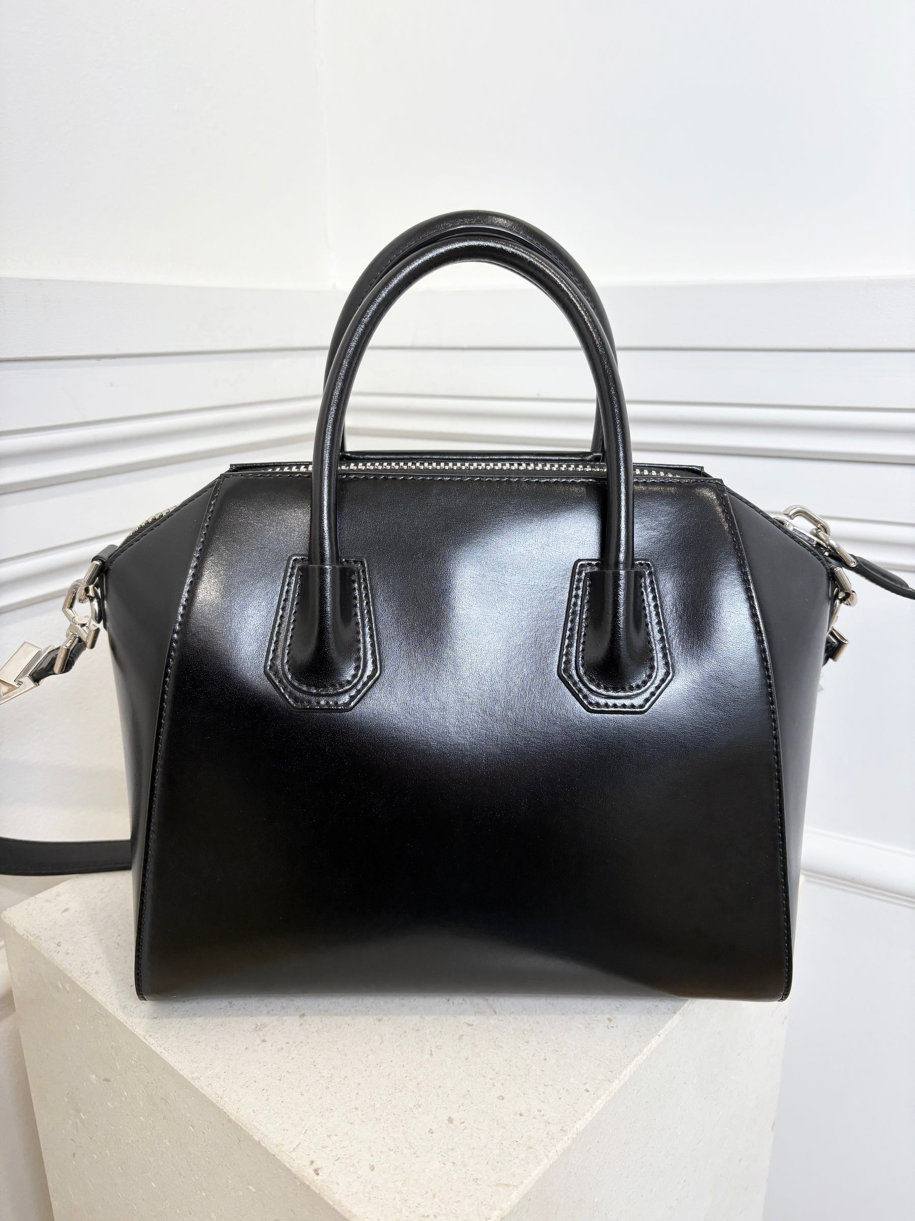 Black Shiny Leather Small Antigona Bag